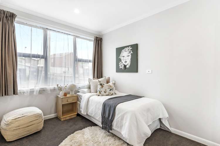 35 Waterbank Crescent Waterview_13