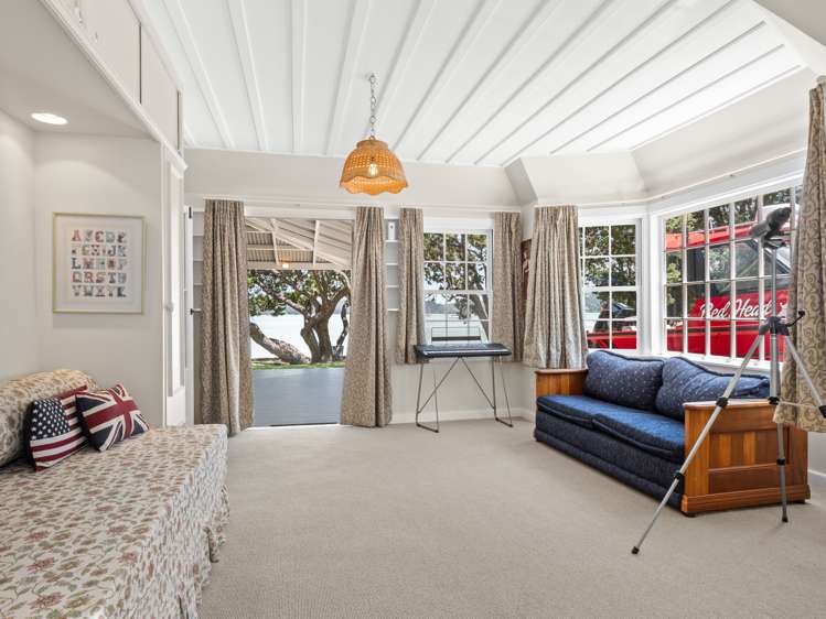 6 Paine Brown Way Russell_12