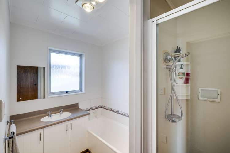 29 Robinson Crescent Tamatea_13