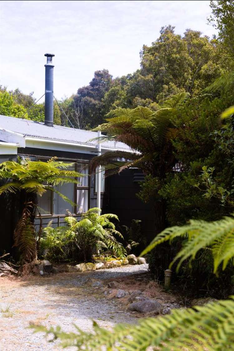 25 Scandinavian Street Hokitika_1