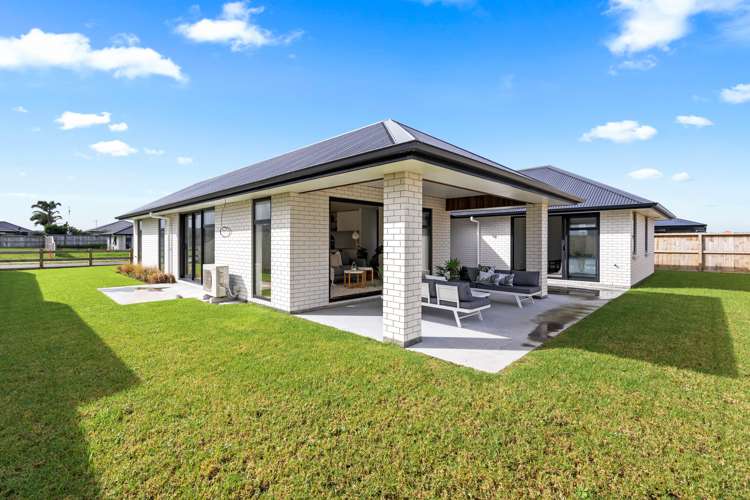 27 Saint Michael Crescent One Tree Point_29