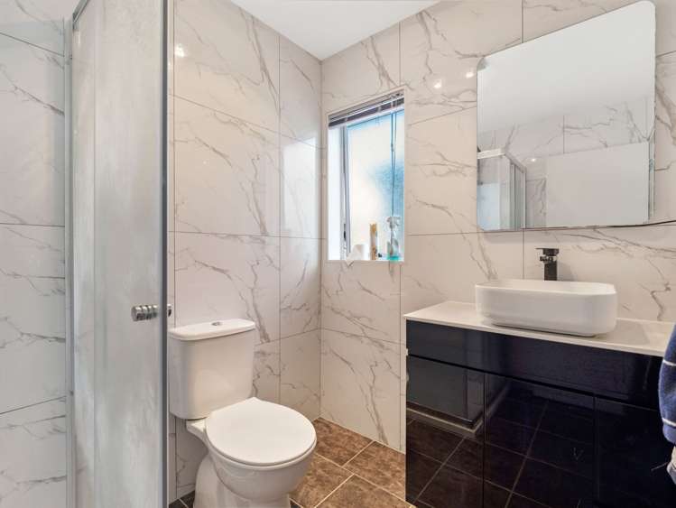 32 Sarteano Drive Manurewa_11