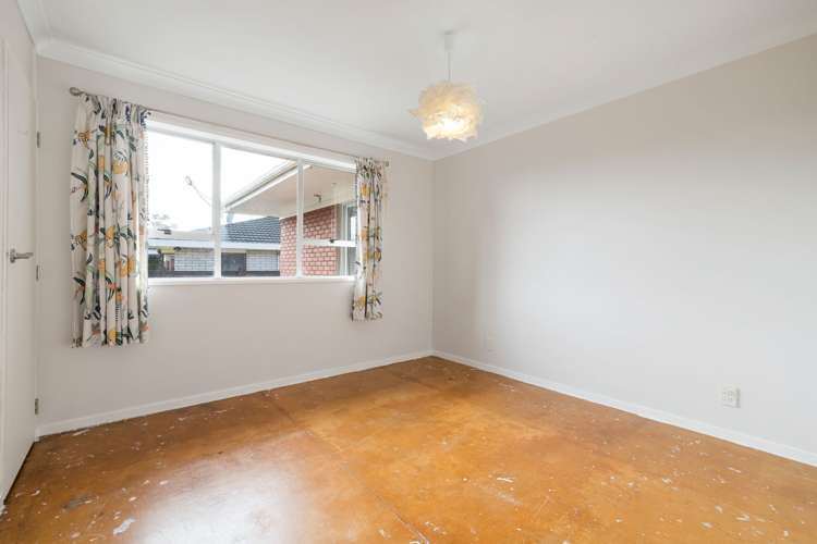 15 Sheridan Crescent Leamington_15