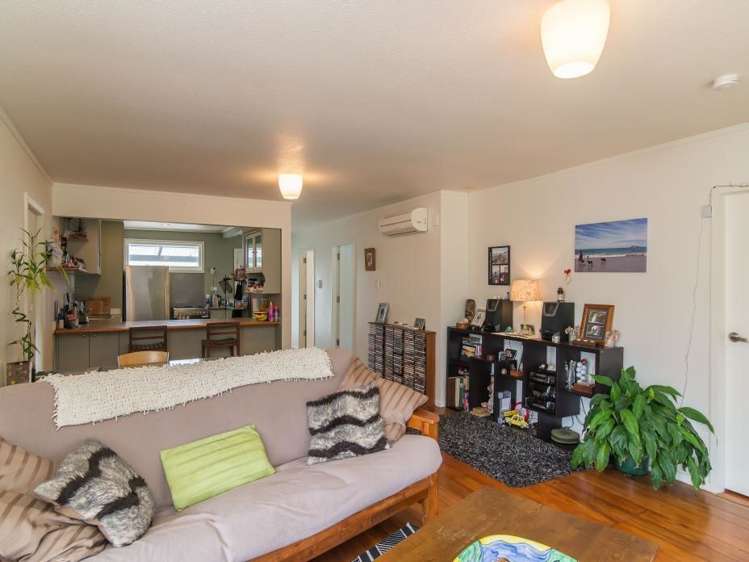 2/37 The Esplanade Raumati South_11