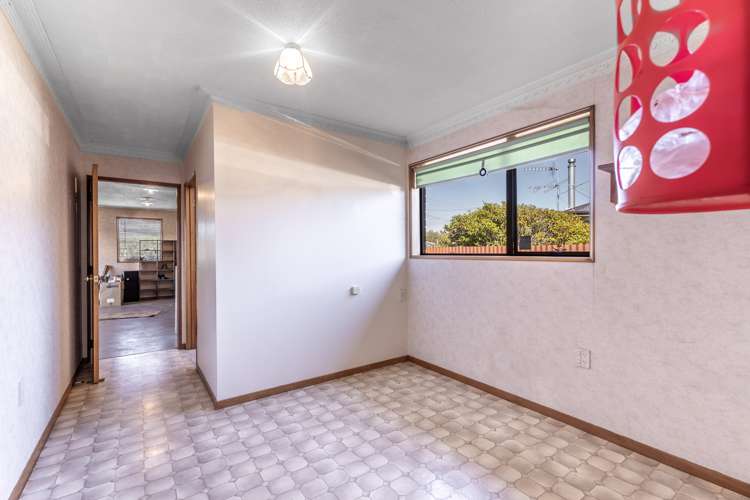 105 Edinburgh Crescent Waikiwi_12