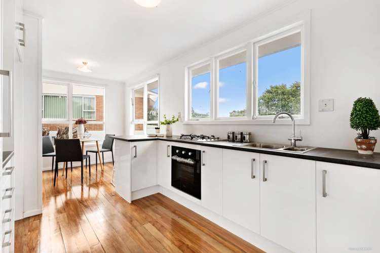 10 School Road Te Atatu South_9