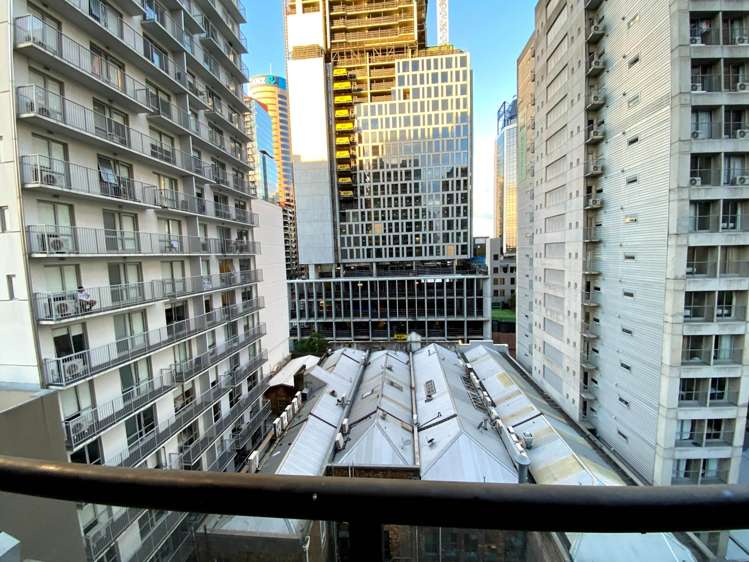 10J/76 Albert Street City Centre_11