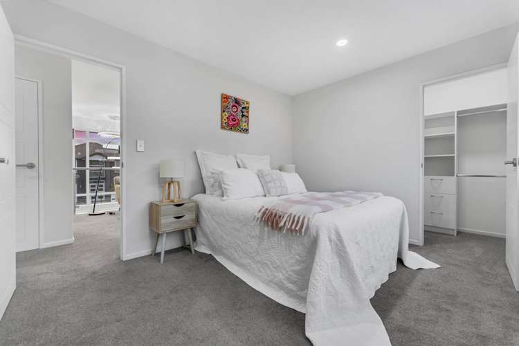 21 Horsefields Drive Flat Bush_31