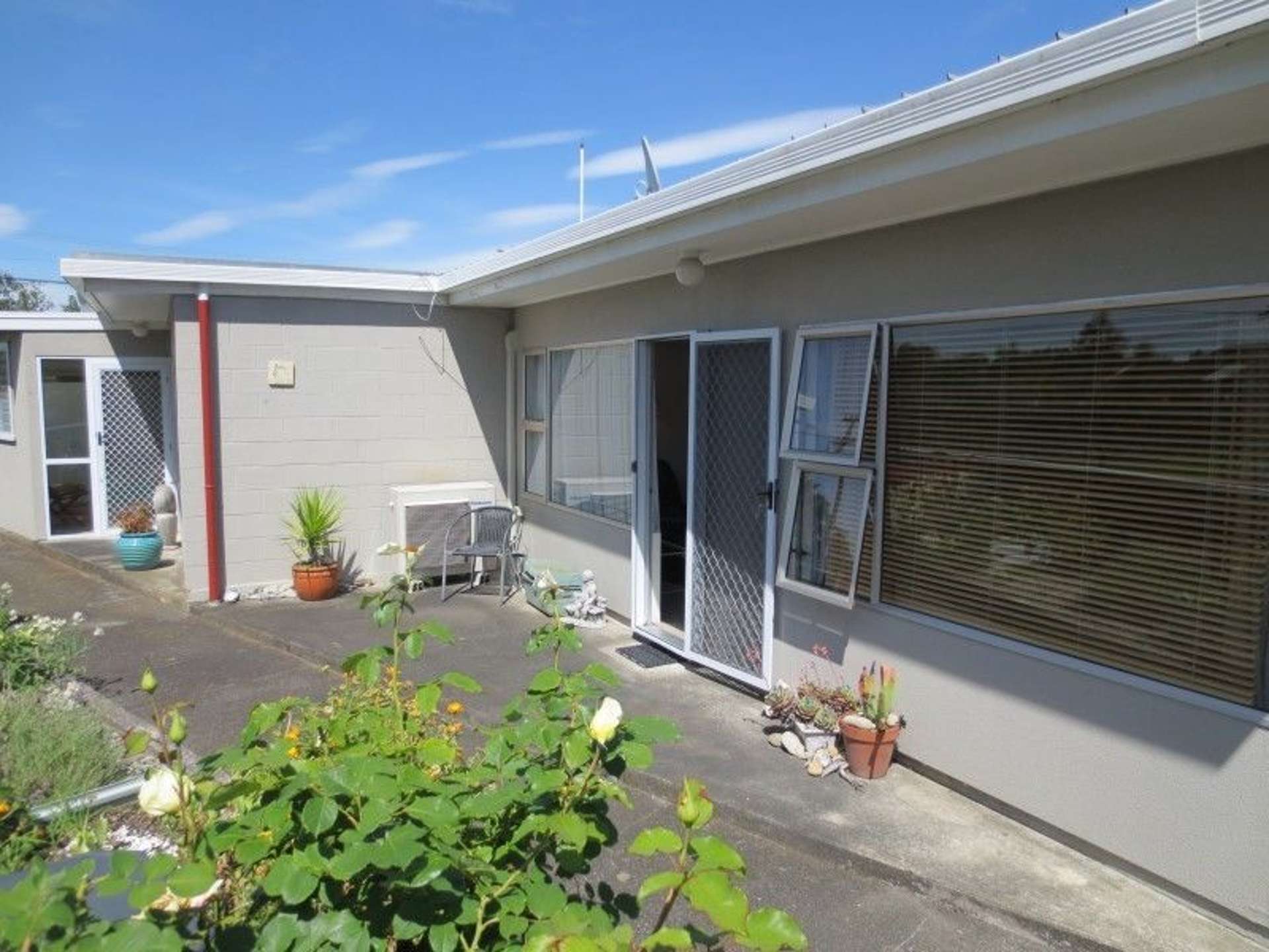 2/17 Francis Drake Street Waipukurau and Surrounds_0