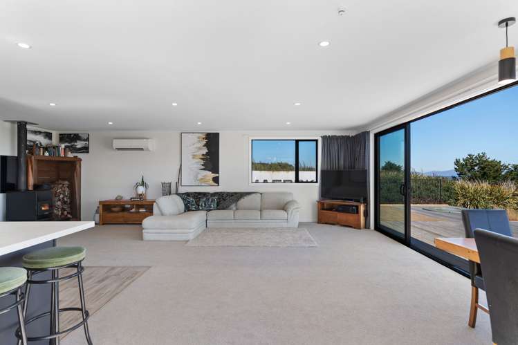 77 Tihaka Beach Road Riverton & Surrounds_8