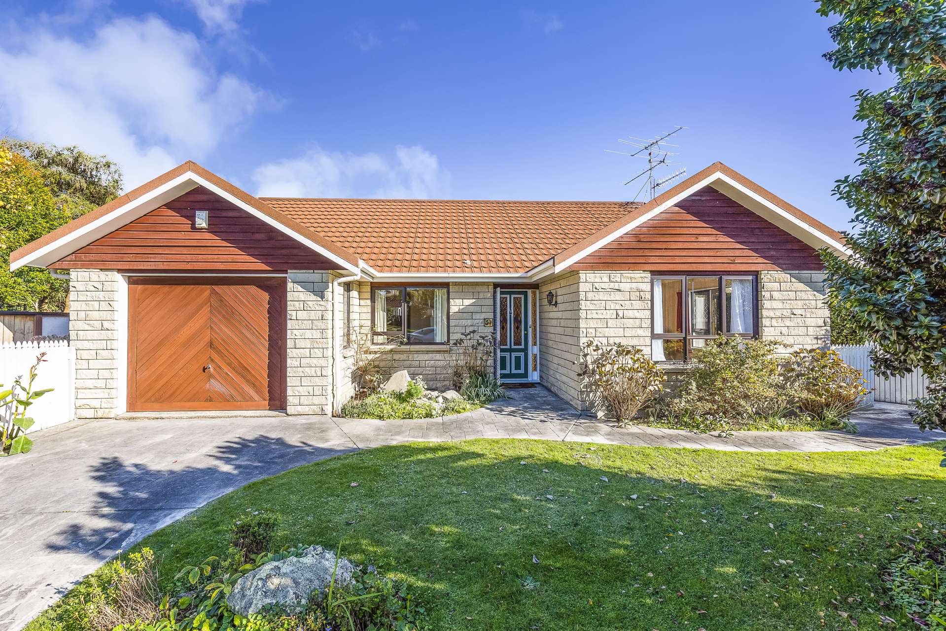 2/37 Rosebank Grove Waikanae_0