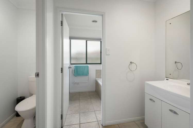 8 Athenree Heights Athenree_19