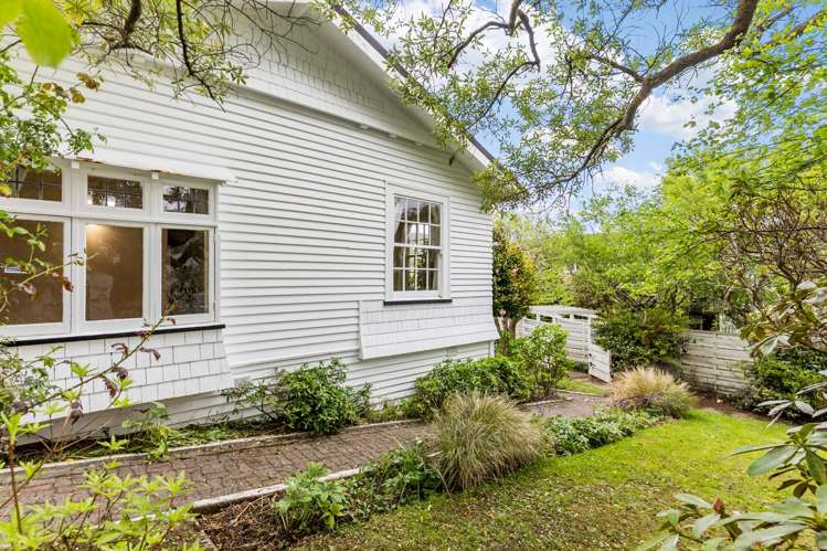 16 Newcombe Crescent Karori_2