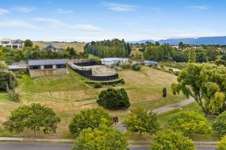 8 Lake View Place Fairhall_16