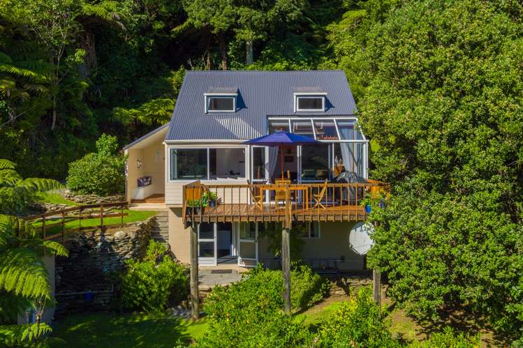 1777 Kenepuru Road Kenepuru Sound_13