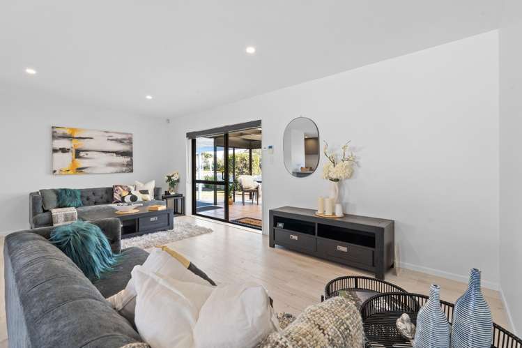 2/99 Riverside Road Orewa_12