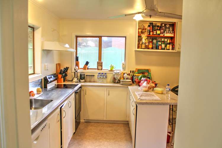 102 Titirangi Road New Lynn_11