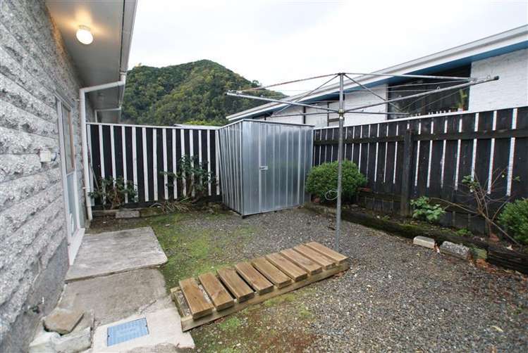 20a Nelson Square Picton_12
