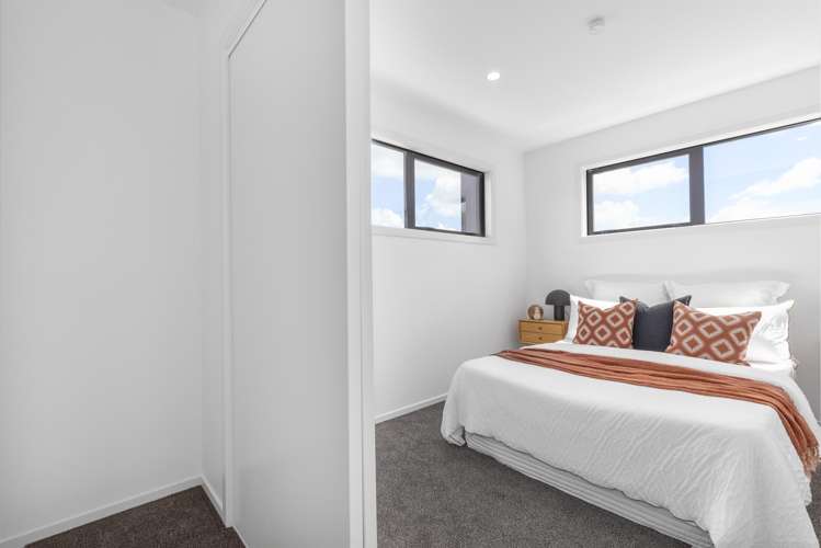 9/624A Queen Street East Levin_10