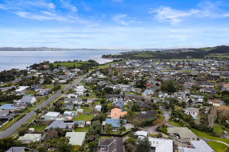 5 Glesan Place Beachlands_26