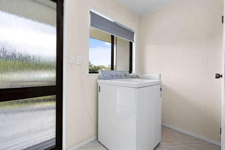 8 Robyn Hyde Place Leamington_14