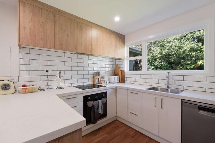 7 Rakiura Parade Otatara_1