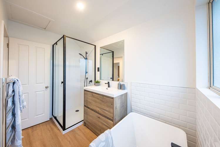 9 Glastonbury Drive Burwood_21