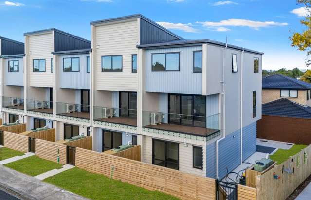 Modern 3-Bedroom, 2-Bathroom Townhouse in Manurewa