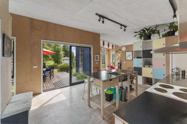 243 Saint Vincent Street Toi Toi_1