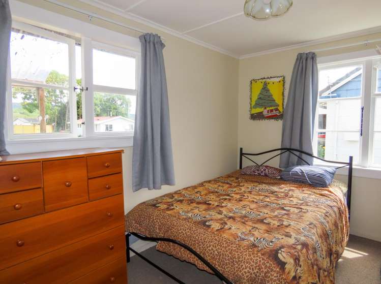 8 Conlon Street Reefton_1