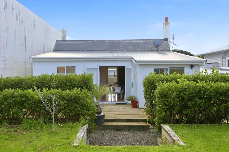 35 Hine Street New Plymouth Central_21