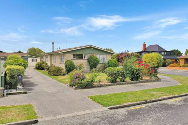 Sun, Space & A Stand-Out Location