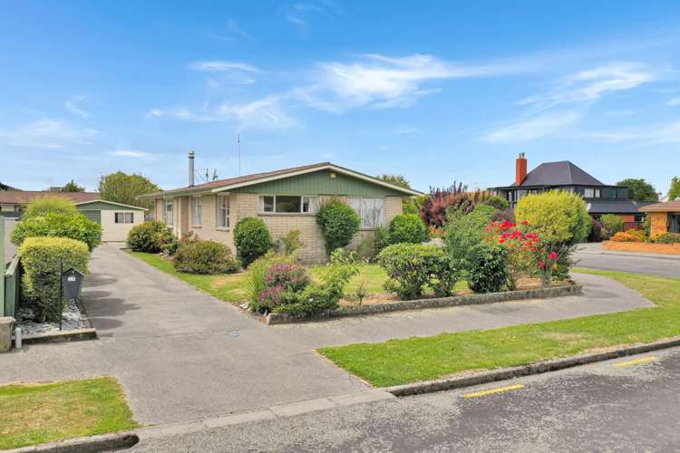 28 Churchill Avenue_0