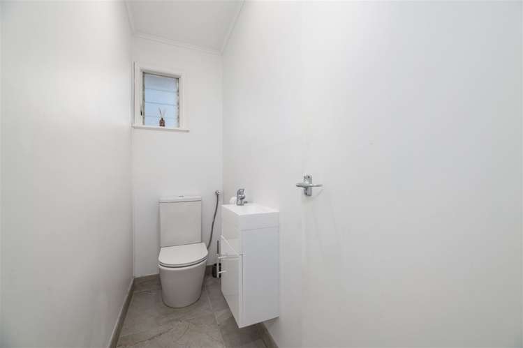 8 Spence Road Henderson_18