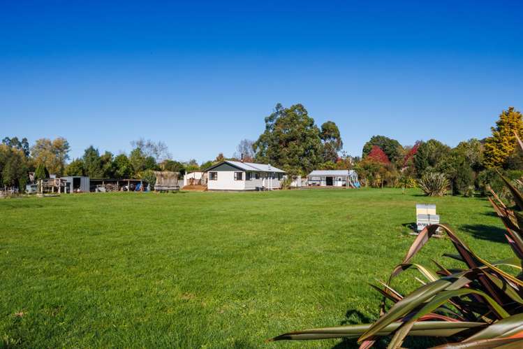 5 Kaka Street Pohangina_2