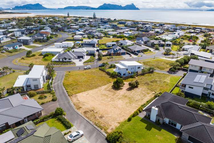 20 Kihi Place Ruakaka_16