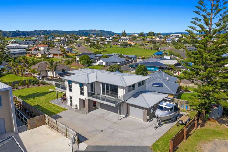 11 Commodores Close Coastlands_24