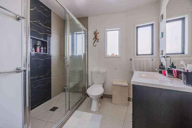 5/2 Armoy Drive East Tamaki_11