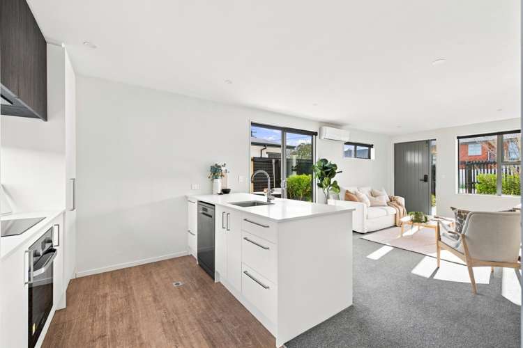 99 Simeon Street_4