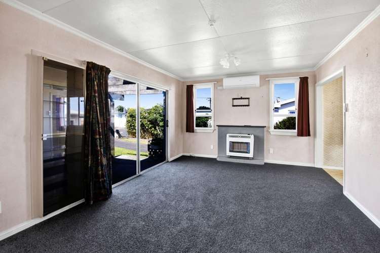 6 Buchanan Place Hawera_8