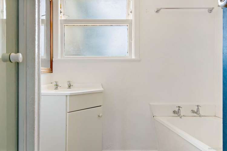 6 Tamariki Avenue Kelston_14