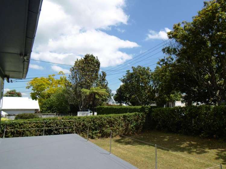 86 Valley Road Mount Eden_11