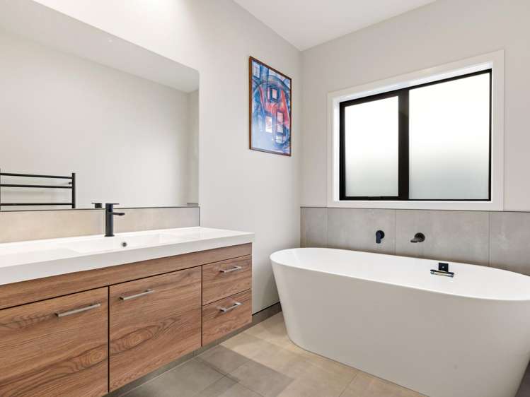 8 Halley Drive Chartwell_15