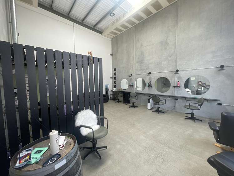 16/20 William Earp Place Tawa_3