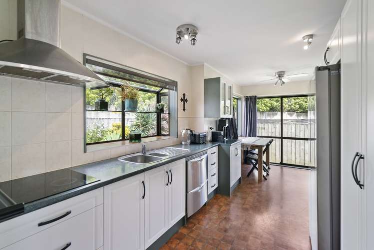 56 Lakeside Drive Pahurehure_9