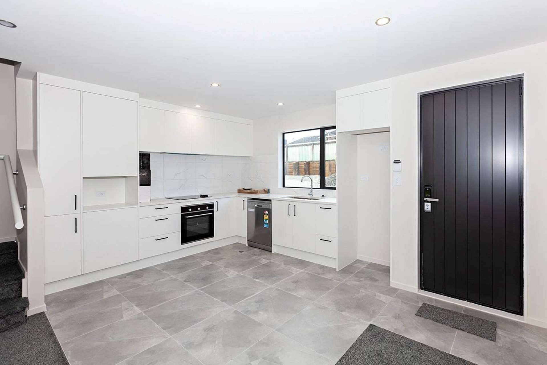 16A Bolton Place Otara_0