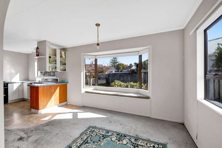 27 Tiverton Crescent Whalers Gate_7