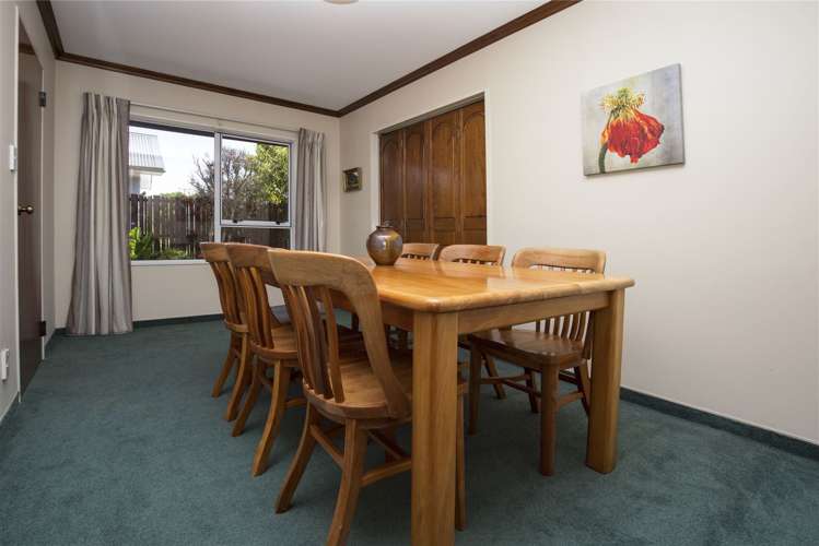 9 Newall Avenue Stoke_14