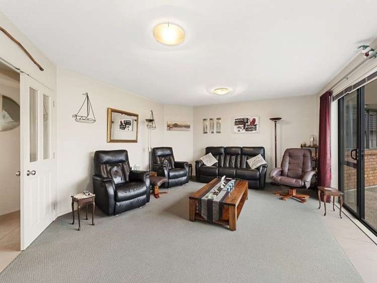 2 Holford Place Huntington_16