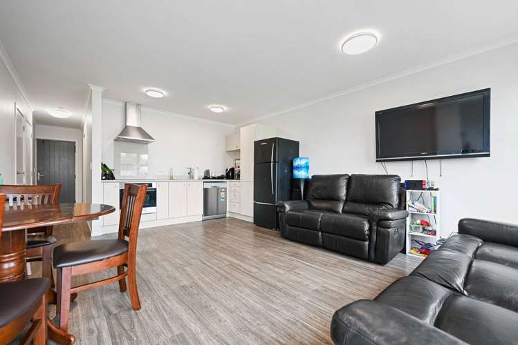 59 Chiefs Court Hamilton East_2